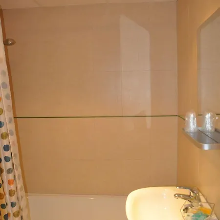 Tematico El Cid Pensionat Fuengirola